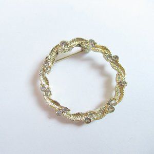 Vintage Gerry's circle brooch